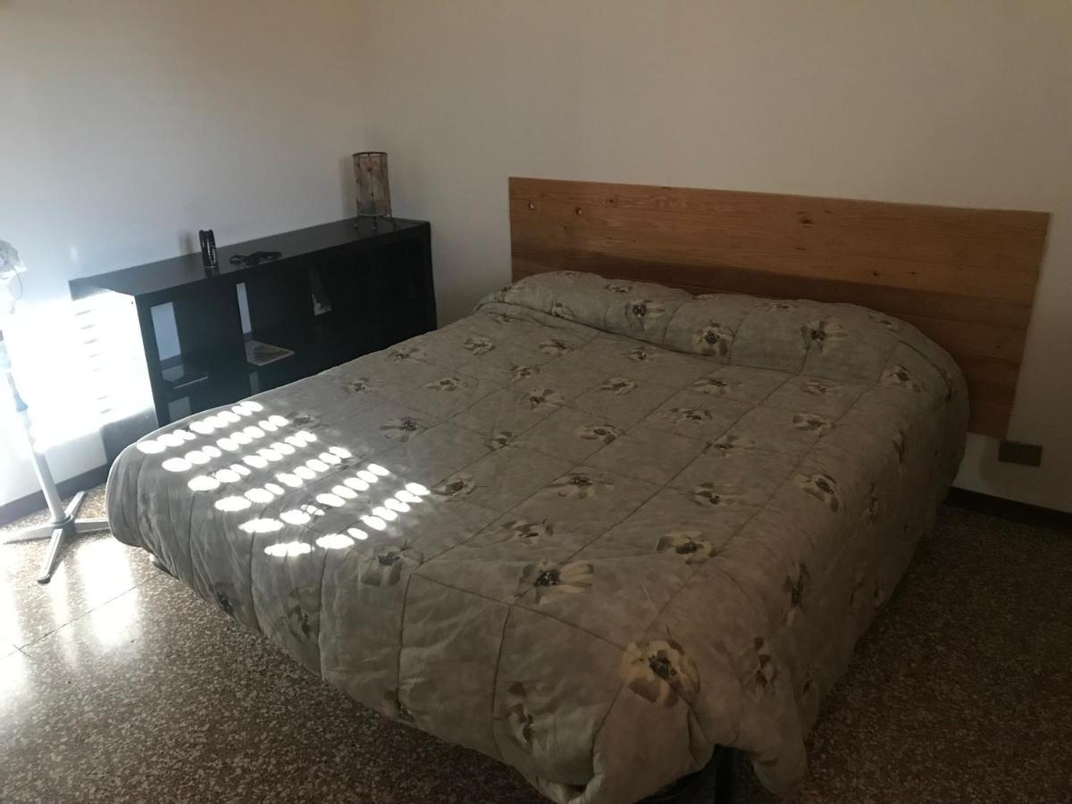 Appartamento 4 Posti Letto In Zona Tranquilla E Ben Servita, Un Matrimoniale E Un Divano Letto Matrimoniale Facebook Massimo Bobo Aquili Болонья Екстер'єр фото
