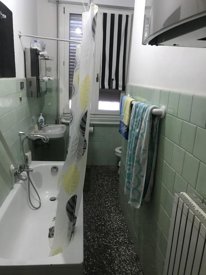 Appartamento 4 Posti Letto In Zona Tranquilla E Ben Servita, Un Matrimoniale E Un Divano Letto Matrimoniale Facebook Massimo Bobo Aquili Болонья Екстер'єр фото